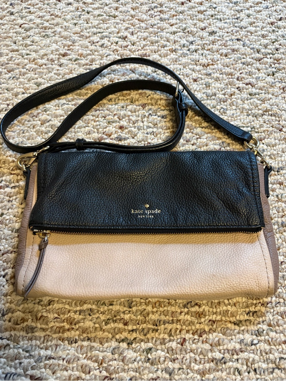 Kate Spade Two-Tone Black and beige Leather purse